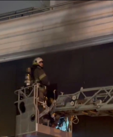 Bursa’da 7 katlı apartmanın altındaki züccaciye dükkanında çıkan yangın korku dolu anlar yaşattı