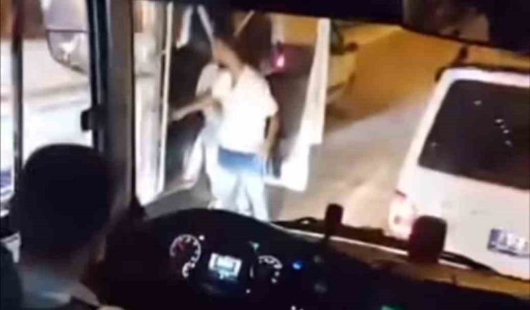 Bursa’da garip kavga...Boş olan trafikte yol için kavga ettiler