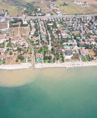 Büyükçekmece Kumburgaz’da denizin rengi değişti