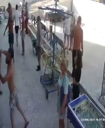 Büyükçekmece’de genç kız dehşeti yaşadı: Dişleri kıran yumruk kamerada