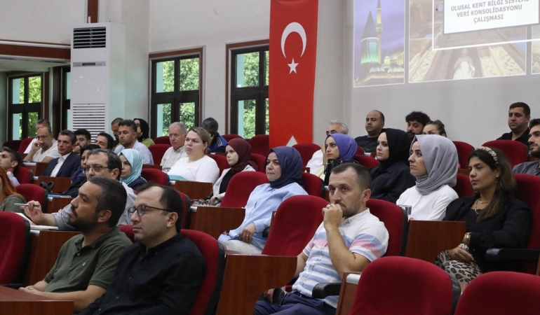 Büyükşehir çalışanlarına ‘akıllı şehir’ eğitimi