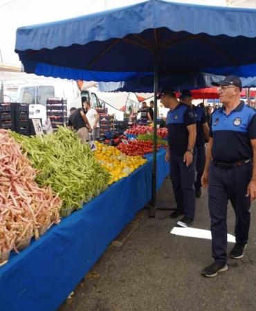 Çayırova zabıtasından pazar denetimi