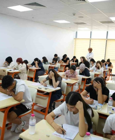 Çayırovalı gençler üniversite hayallerine kavuştu