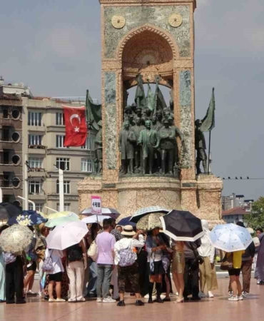 Çinli grubun yeni durağı Taksim oldu