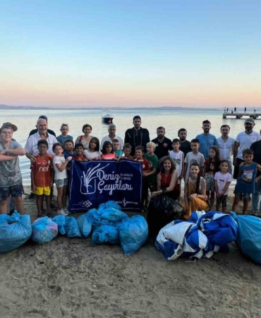 Deniz çayırlarının korunması için Erdek’te halk çalıştayı ve kıyı temizliği yapıldı