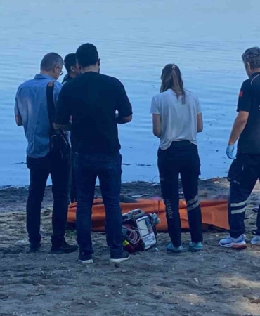 Denizde erkek cesedi bulundu