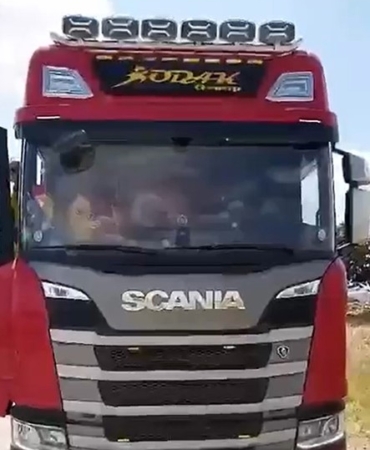 Edirne’de çakarlı tırın sürücüsüne 6 bin 439 lira ceza