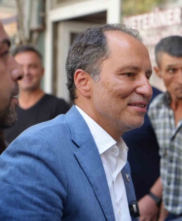 Erbakan: "Milli kaynaklar canavarlara gidiyor"