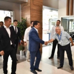 Esenyurt Belediye Başkanı şiddete uğrayan sağlık çalışanlarını evlerinde ve hastanede ziyaret etti