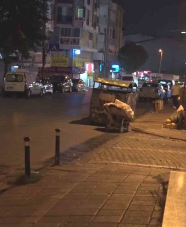 Esenyurt’ta bıçaklı saldırgan dehşet saçtı: 1’i polis 2 kişi yaralandı