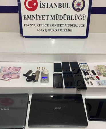 Esenyurt’ta polis, uyuşturucu madde ticareti yapan ve aranan şahıslara yönelik çalışma yapıldı