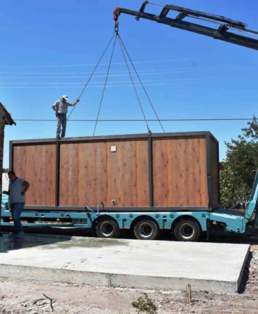 Evi yanan yaşlı kadına destek