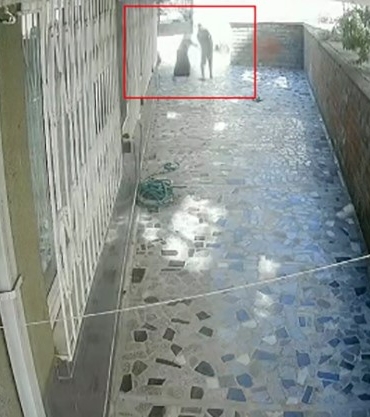 Evsahibi yaşlı kadına kiracı kabusu: Kalçası kırılan 101 yaşındaki kadın hastaneye kaldırıldı