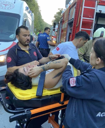 Eyüpsultan’da otomobil ormanlık alana uçtu: 2 yaralı