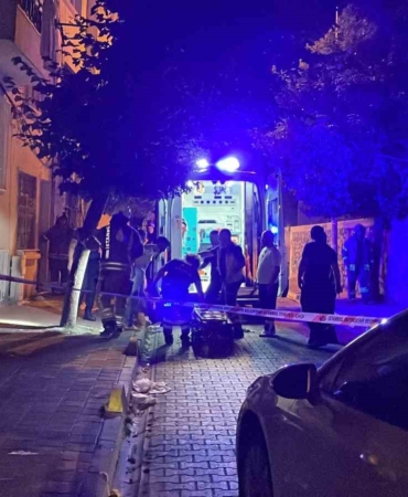 Fatih’te binada çökme meydana geldi: 4. kattaki genç kız alt kata düştü