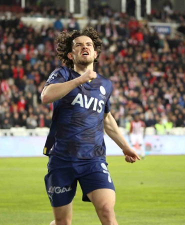 Ferdi Kadıoğlu resmen Brighton’da