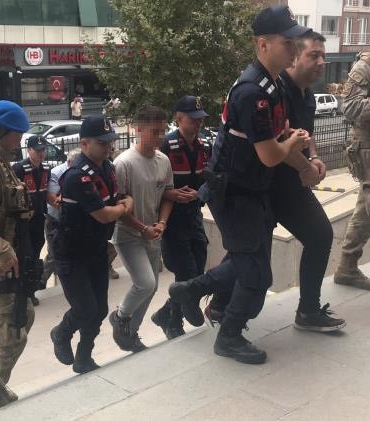 Gençlerin kavgası kanlı bitti: 1 kişi öldü