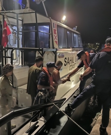 Gökçeada’da rahatsızlanan vatandaşın tıbbi tahliyesi gerçekleştirildi