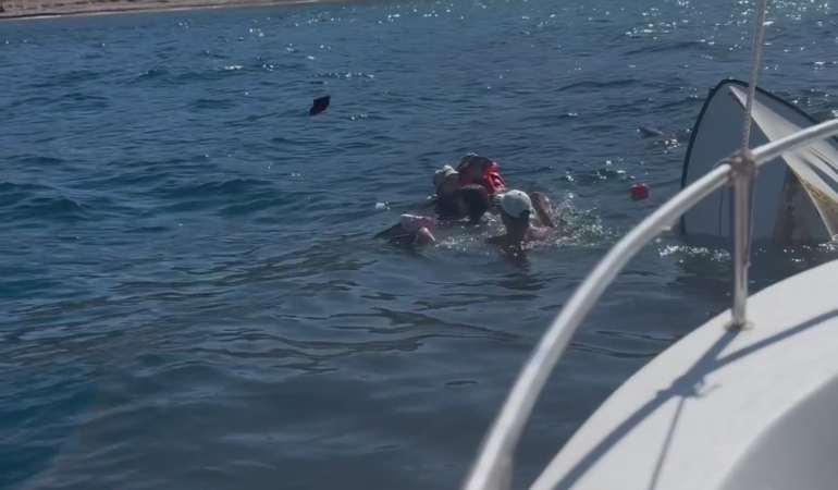 Gömeç ilçesi açıklarında batan tekneden kazazedeler böyle kurtarıldı