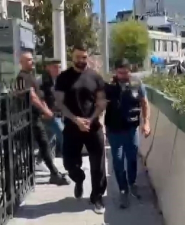 İçişleri Bakanı Ali Yerlikaya duyurdu: Beyoğlu’nda eğlence mekanında kadınları darp eden şahıslar yakalandı