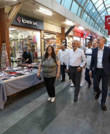 İnegöl çarşısında alışveriş şenliği bereketi