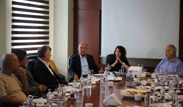 İş dünyası odağına eğitim ve dijital dönüşümü aldı