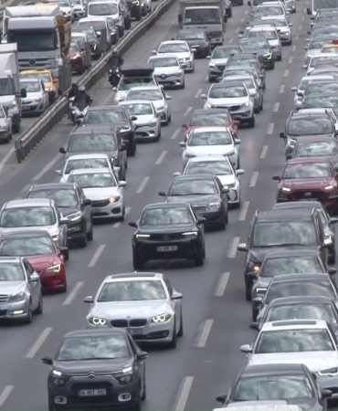 İstanbul Anadolu Yakası iki mevsimi aynı anda yaşadı