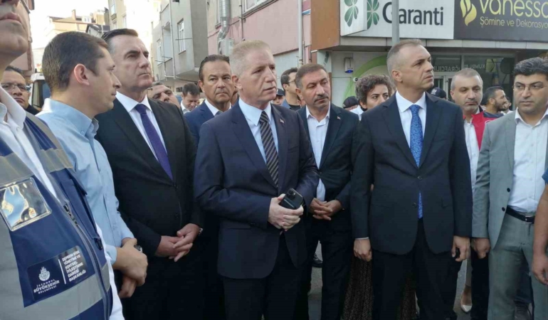 İstanbul Valisi Gül, Pendik’te İETT otobüsünün binaya çarptığı olay yerinde incelemede bulundu