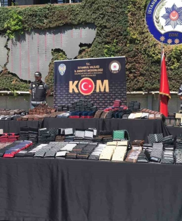 İstanbul’da kaçakçılık operasyonu: Dünyaca ünlü markalara ait 108 bin taklit ürün ele geçirildi