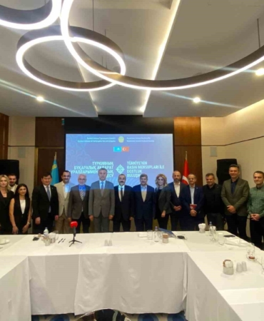 İstanbul’da Kazakistan ile Türkiye arasındaki ikili ilişkilerin güçlendirilmesi kapsamında dostluk toplantısı düzenlendi