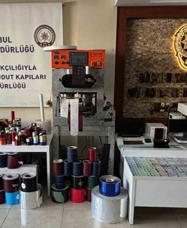 İstanbul’da sahte pasaport operasyonu: 10 gözaltı