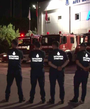 İstanbul’dan itfaiye ekipleri İzmir’deki yangın yerine destek için yola çıktı