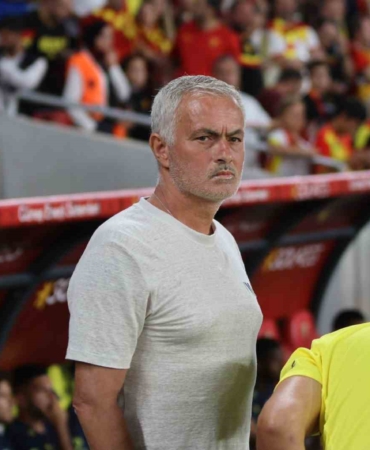 Jose Mourinho’dan Göztepe maçında çift forvet