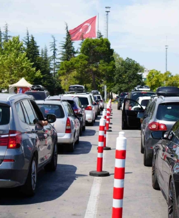 Kapıkule’de rekor: 3 milyon 814 bin 544 yolcu girişi ve çıkışı oldu
