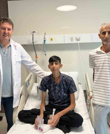 Karaciğer nakli bekleyen 18 yaşındaki gence dayısı umut oldu