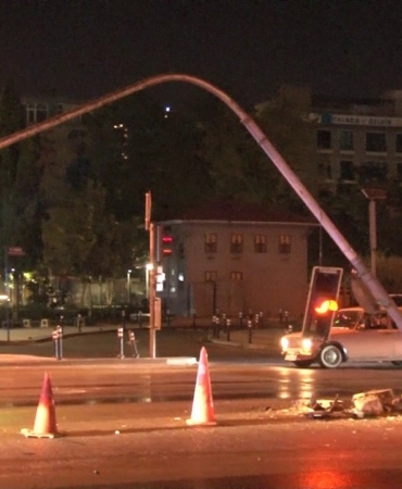 Kartal’da 3 aracın karıştığı zincirleme kazada 1 kişi yaralandı