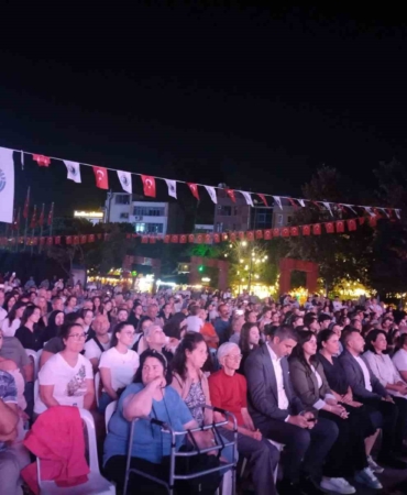 Kartal’da 3. Uluslararası Halk Oyunları Festivali Başladı