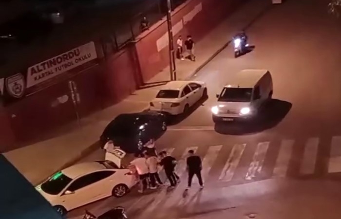 Kartal’da darp ettikleri şahsı silah zoruyla kaçırdılar