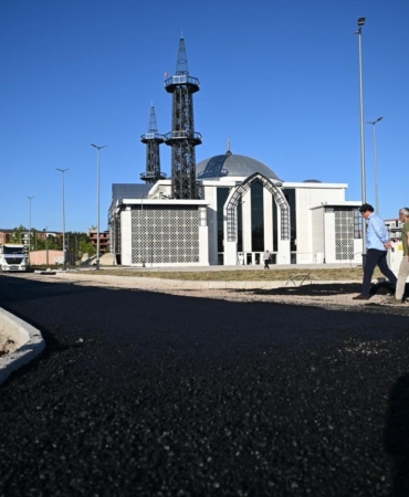 Kartepe Kent Meydanı bağlantı yolları asfaltlandı