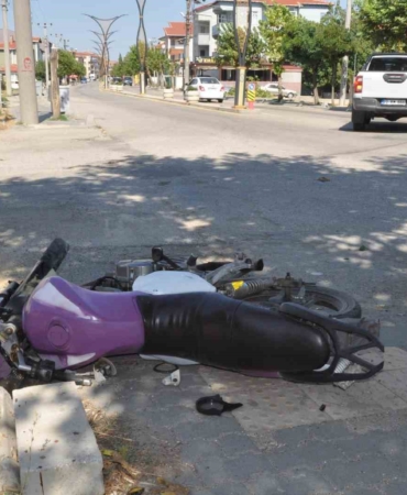 Keşan’da devrilen motosikletin sürücüsü yaralandı
