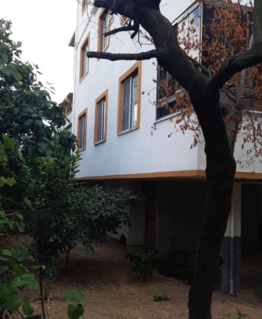 Kocaeli’de 15 yaşındaki kız 3. kattan düştü