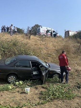 Kontrolden çıkan otomobil tarlaya uçtu: 1 yaralı