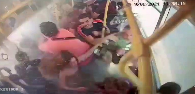 Küçükçekmece’deki feci metrobüs kazası anına ait araç içi görüntüsü ortaya çıktı