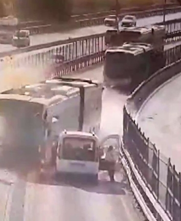 Küçükçekmece’deki metrobüs kazasının yeni görüntüsü ortaya çıktı