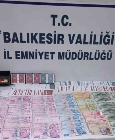 Kumar oynatmaktan vazgeçmediler, hayvan damını kumarhaneye çevirdiler
