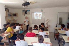 Kur’an-ı Kerim kursunda öğrencilere ağız ve diş sağlığı eğitimi