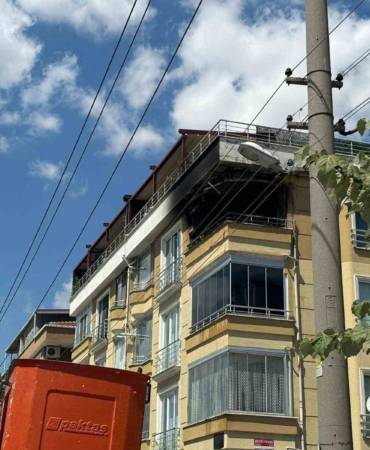 Lüleburgaz’da bir evin balkonunda çıkan yangın söndürüldü