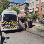 Maltepe’de süt yüklü kamyonet devrildi: 2 yaralı