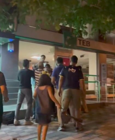 Maltepe’de yolcu ile taksi şoförü arasındaki ücret kavgası kamerada