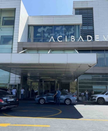 Merdivenlerden düşen gazeteci Reha Muhtar hastaneye kaldırıldı